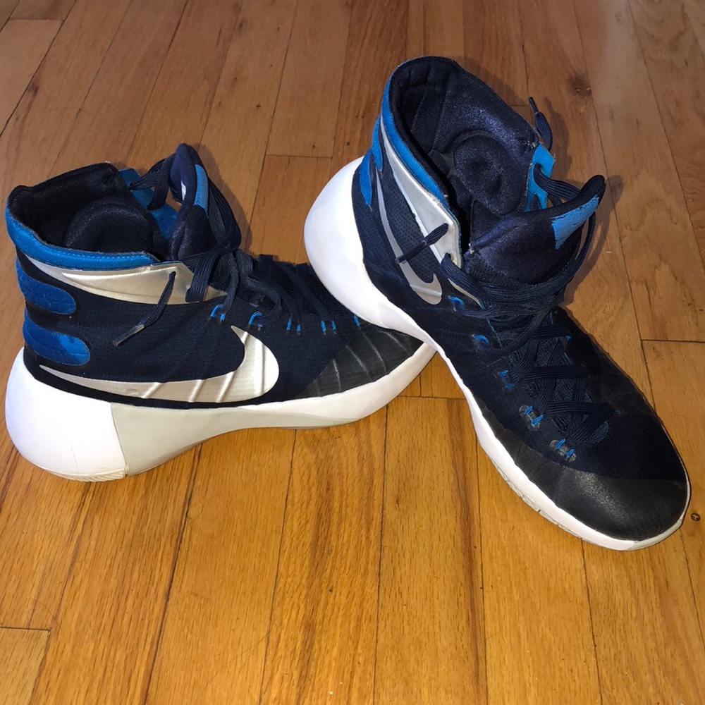 MEN’S Nike Hyperdunk Basketball Sneakers
